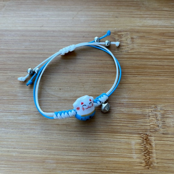 Lucky Cat Maneki Neko Charm Light Blue and White Handmade Bracelet - Picture 5 of 8